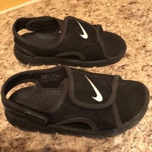 Nike boys sandals
